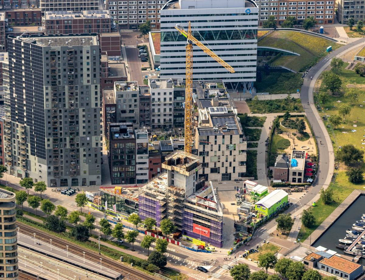 Haut, la tour de logements de standing en bois atteindra les 72 m